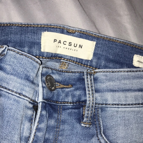 PACSUN LIGHT/MEDIUM WASHED JEANS - Picture 2 of 4
